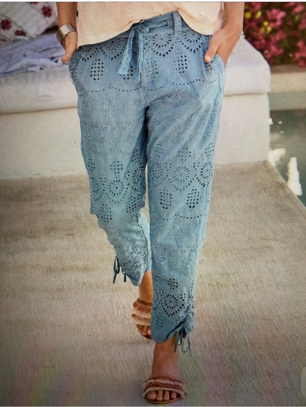 Sundance Light Blue Cropped Eyelet Pants Size 6